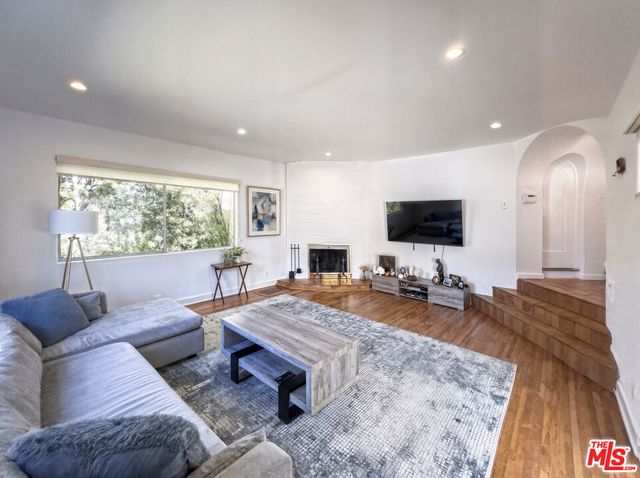 1903 Holmby Avenue, Los Angeles, CA 90025