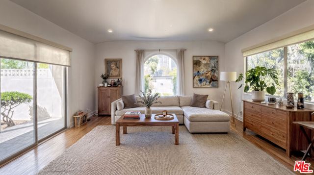 1903 Holmby Avenue, Los Angeles, CA 90025