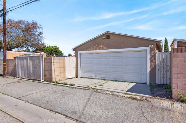 6127 Adenmoor Avenue, Lakewood, CA 90713