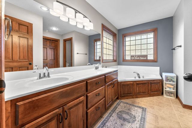 1054 W Itaska Road, Nixa, MO 65714