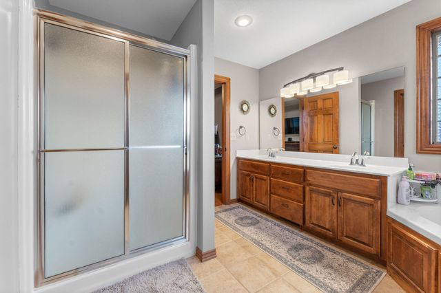 1054 W Itaska Road, Nixa, MO 65714