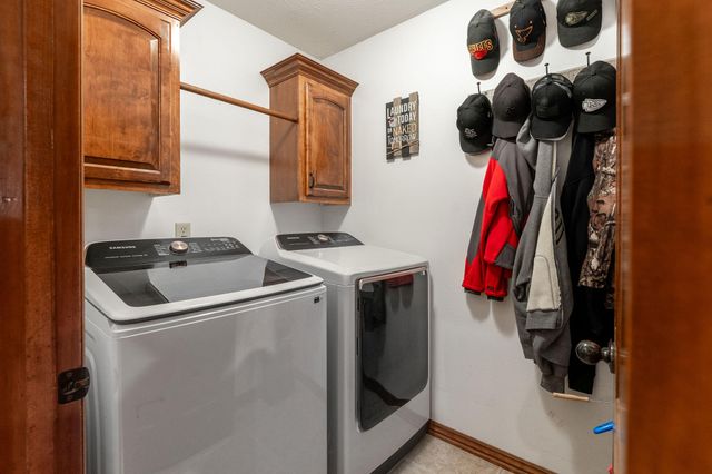 1054 W Itaska Road, Nixa, MO 65714