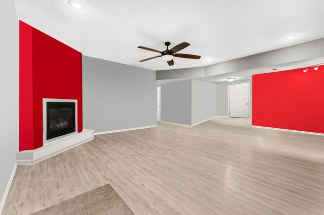 1054 W Itaska Road, Nixa, MO 65714