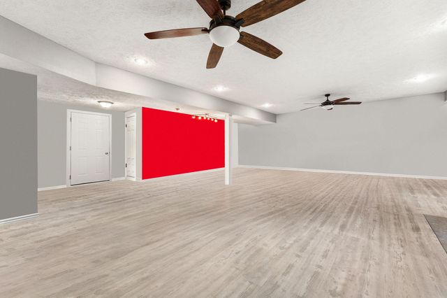 1054 W Itaska Road, Nixa, MO 65714