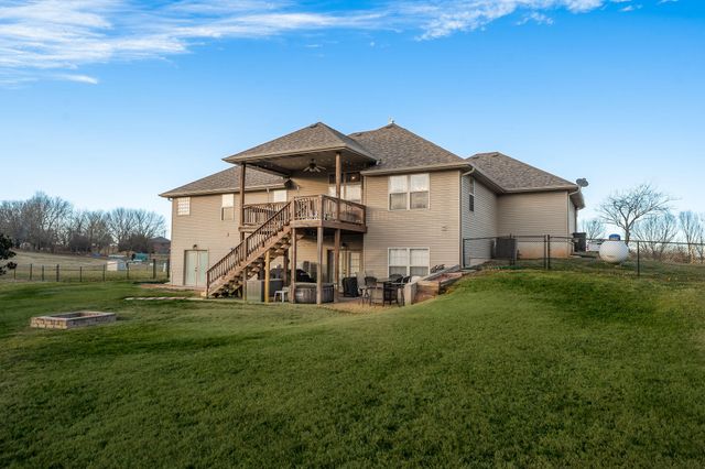 1054 W Itaska Road, Nixa, MO 65714