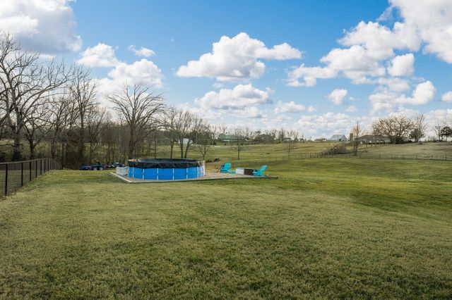 1054 W Itaska Road, Nixa, MO 65714