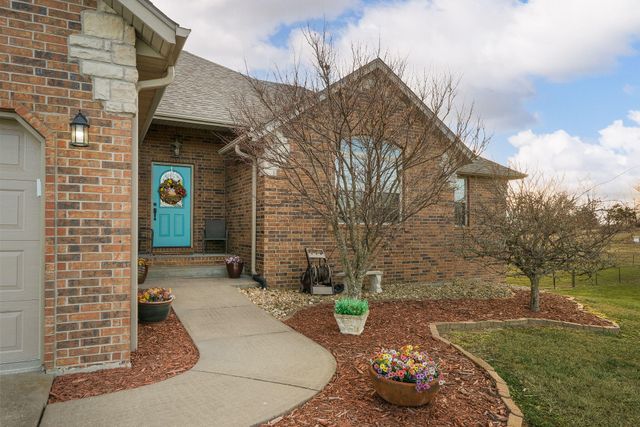 1054 W Itaska Road, Nixa, MO 65714