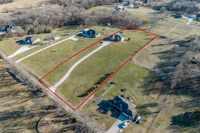 1054 W Itaska Road, Nixa, MO 65714