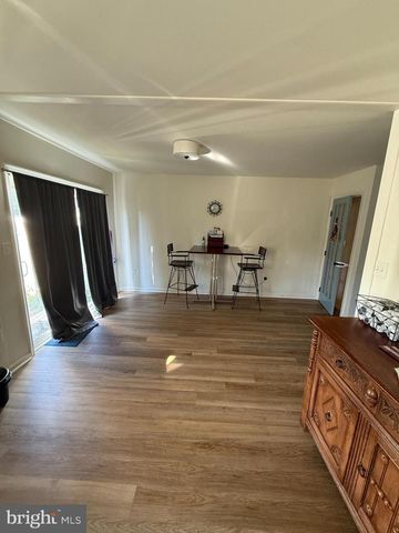 884 STERLING PL, Lancaster, PA 17603