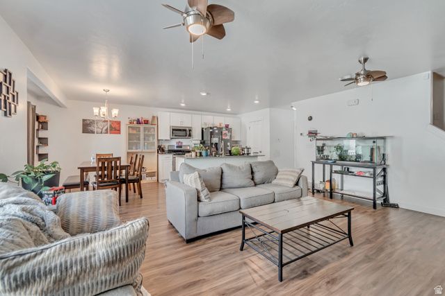 5072 W GREGORIAN CT, Herriman, UT 84096