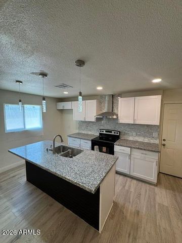 8805 N 28TH Avenue, Phoenix, AZ 85051