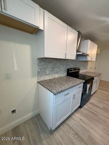 8805 N 28TH Avenue, Phoenix, AZ 85051