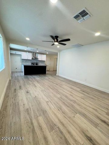 8805 N 28TH Avenue, Phoenix, AZ 85051