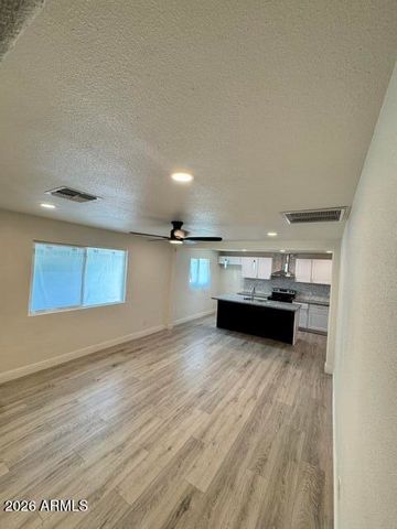 8805 N 28TH Avenue, Phoenix, AZ 85051