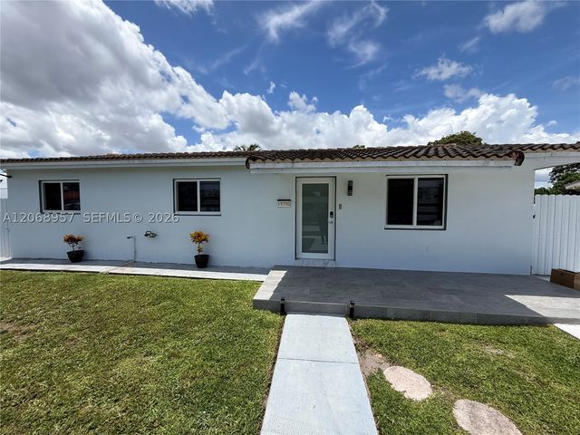 19700 NW 44th Ave ., Miami Gardens, FL 33055
