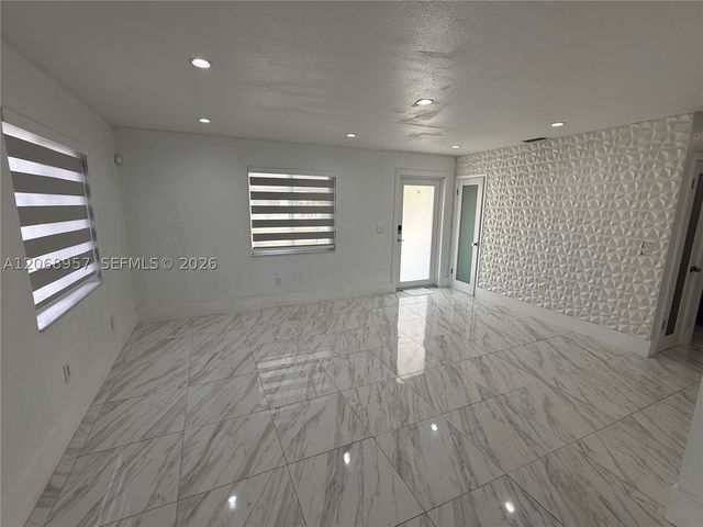 19700 NW 44th Ave ., Miami Gardens, FL 33055