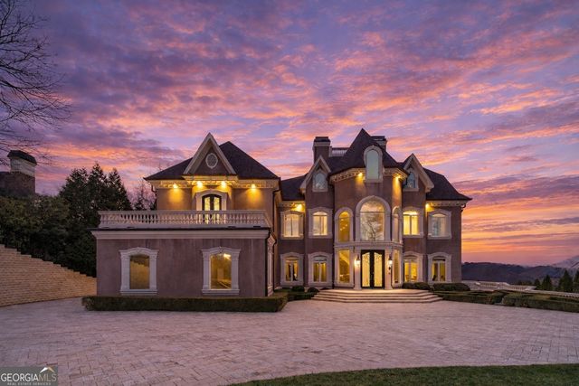 8330 Jett Ferry Road, Sandy Springs, GA 30350