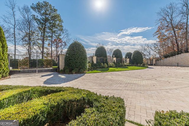 8330 Jett Ferry Road, Sandy Springs, GA 30350