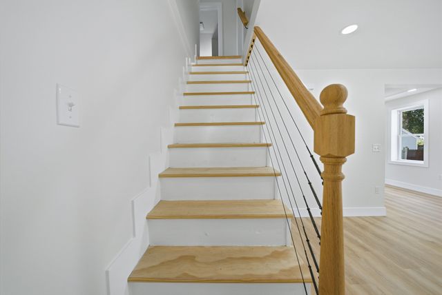 31 Chippewa Dr, Wareham, MA 02532