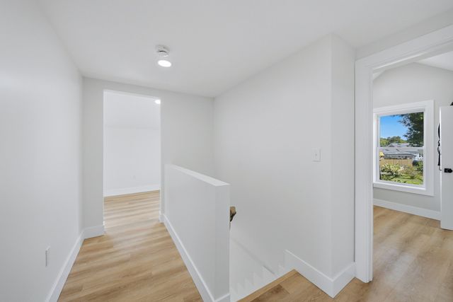 31 Chippewa Dr, Wareham, MA 02532