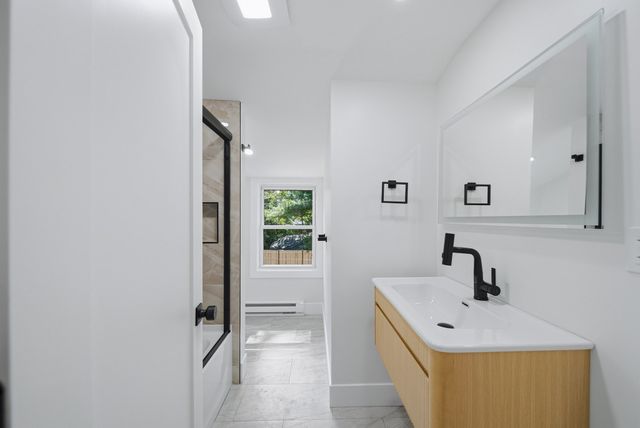 31 Chippewa Dr, Wareham, MA 02532