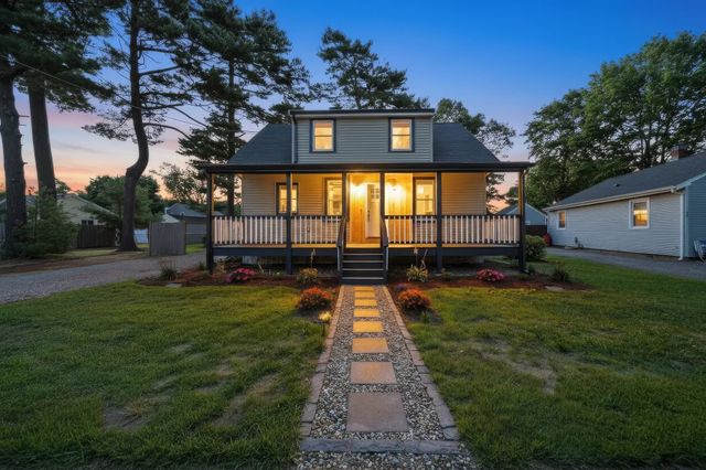 31 Chippewa Dr, Wareham, MA 02532