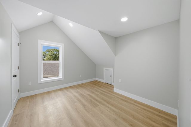 31 Chippewa Dr, Wareham, MA 02532
