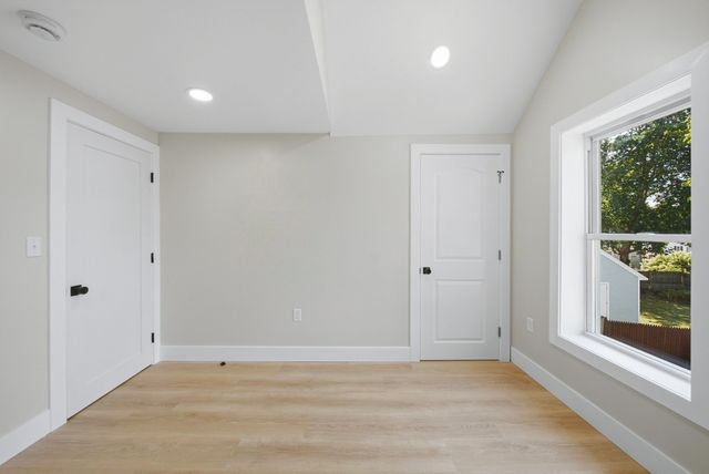 31 Chippewa Dr, Wareham, MA 02532