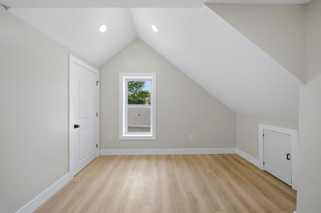 31 Chippewa Dr, Wareham, MA 02532