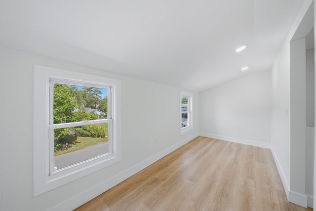 31 Chippewa Dr, Wareham, MA 02532
