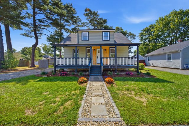 31 Chippewa Dr, Wareham, MA 02532