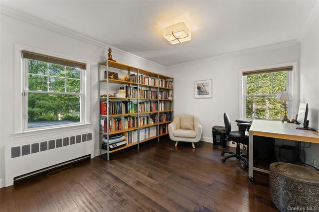 11 Winchcombe Way, Scarsdale, NY 10583