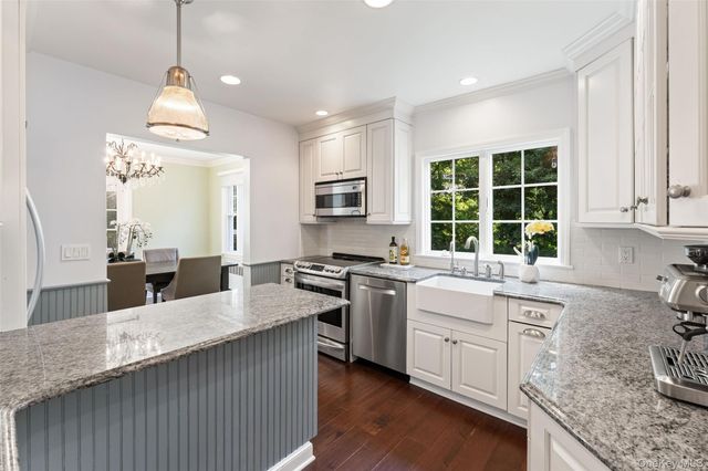 11 Winchcombe Way, Scarsdale, NY 10583