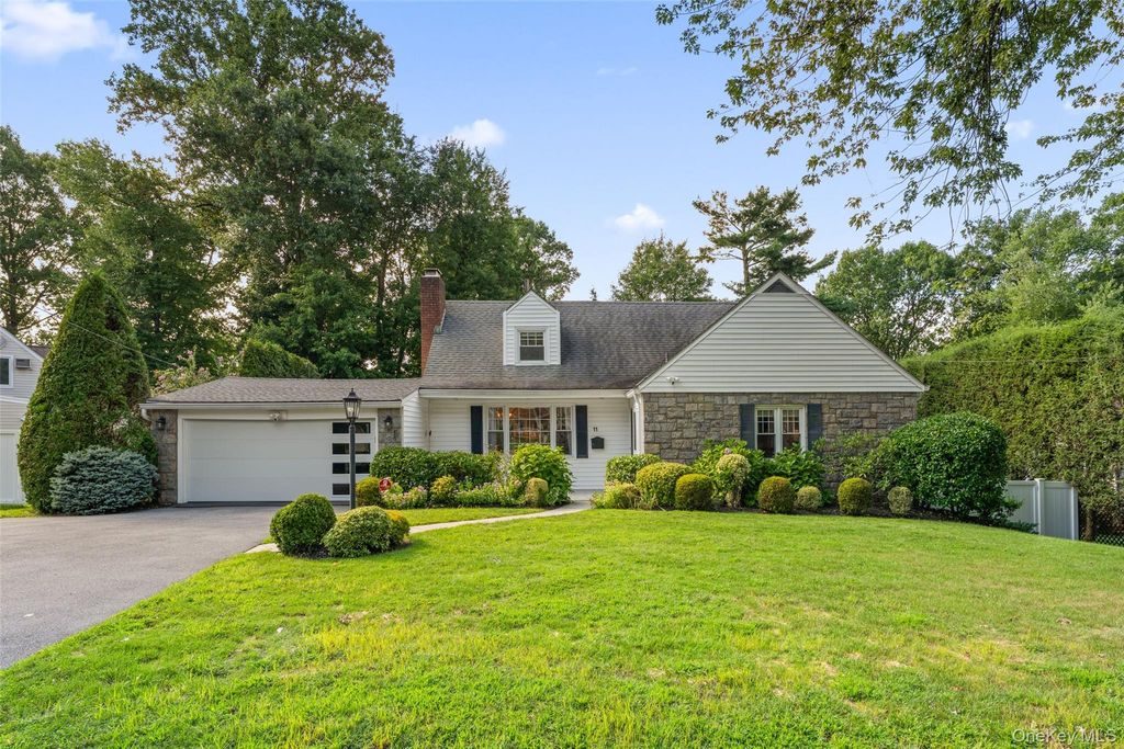 11 Winchcombe Way, Scarsdale, NY 10583 — exterior