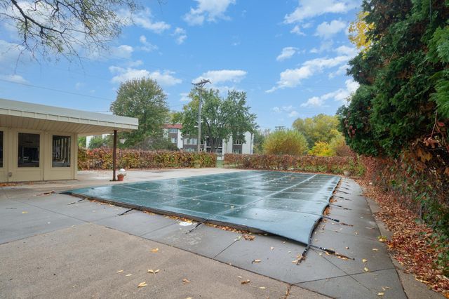 4351 Parklawn Avenue 7E, Edina, MN 55435