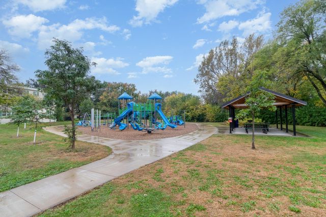 4351 Parklawn Avenue 7E, Edina, MN 55435