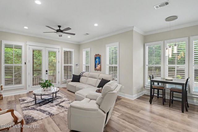 118 Palm Avenue, Pass Christian, MS 39571