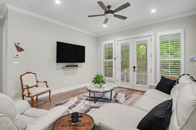 118 Palm Avenue, Pass Christian, MS 39571