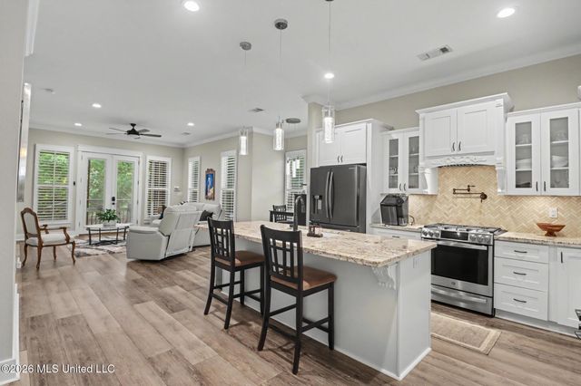 118 Palm Avenue, Pass Christian, MS 39571