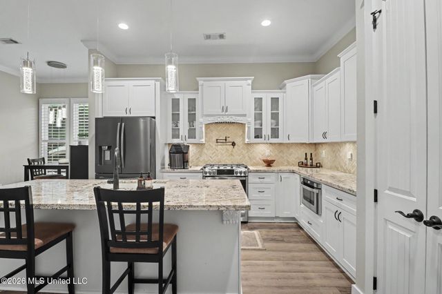 118 Palm Avenue, Pass Christian, MS 39571