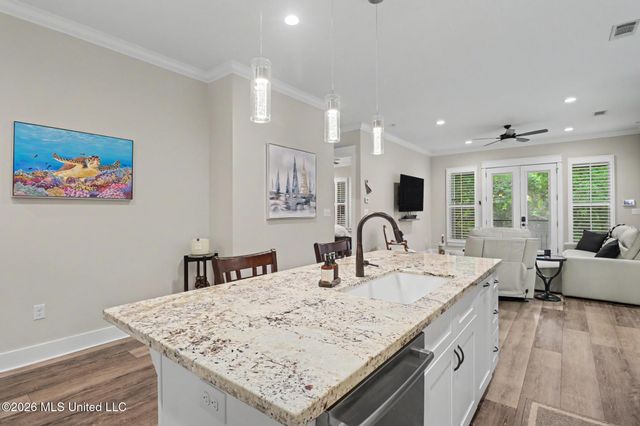 118 Palm Avenue, Pass Christian, MS 39571