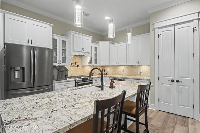 118 Palm Avenue, Pass Christian, MS 39571