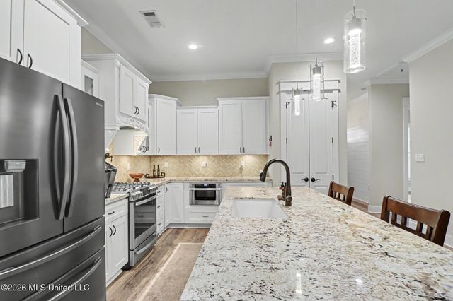 118 Palm Avenue, Pass Christian, MS 39571