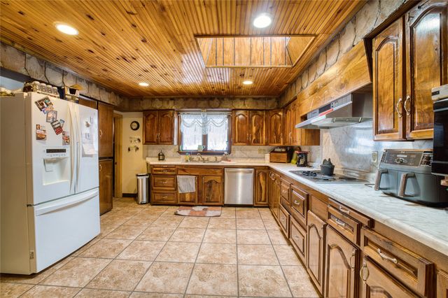 16683 S MEAD Road, Saegertown, PA 16433