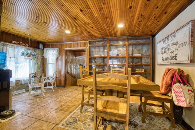 16683 S MEAD Road, Saegertown, PA 16433