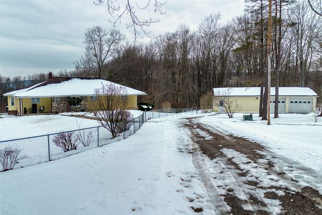 16683 S MEAD Road, Saegertown, PA 16433