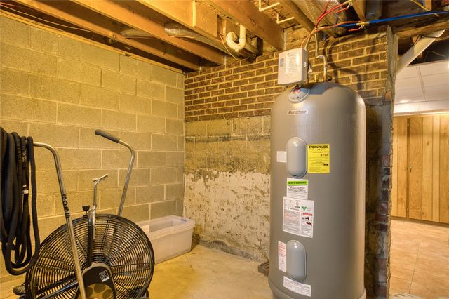 16683 S MEAD Road, Saegertown, PA 16433