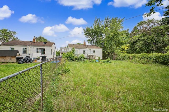 6100 Faust Avenue, Detroit, MI 48228