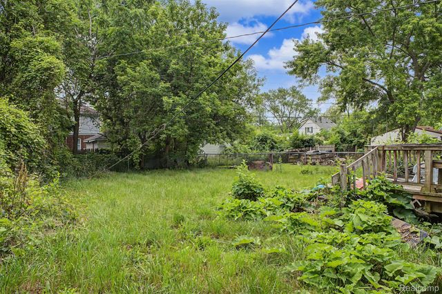 6100 Faust Avenue, Detroit, MI 48228