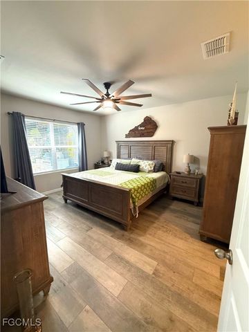 20404 Camino Torcido LOOP W, North Fort Myers, FL 33917